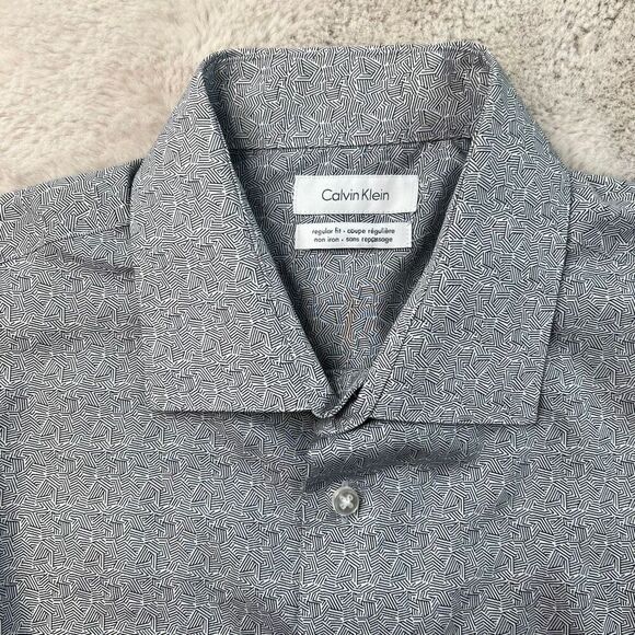 Calvin Klein Regular Fit Performance Non Iron Dress Shirt Mens 15.5 34/35 Cotton - Picture 3 of 10